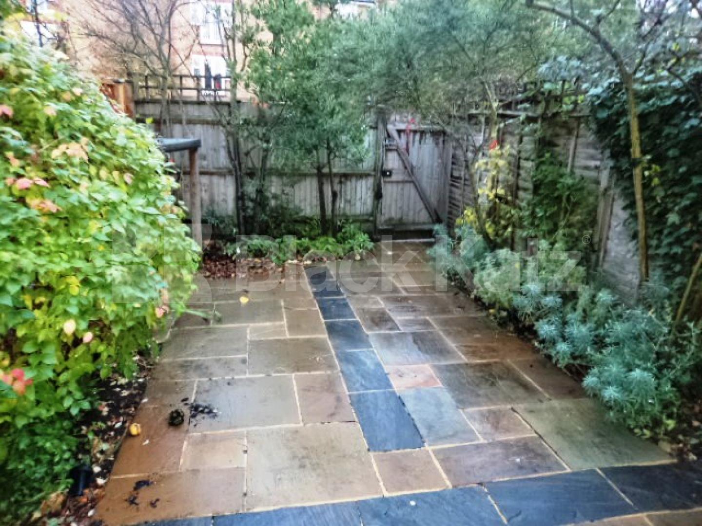 			2 BED / 2 BATH HOUSE WITH GARDEN!, 2 Bedroom, 1 bath, 1 reception House			 Harmood Street, CAMDEN